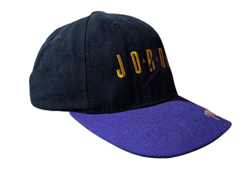 Vintage jaren 90 Nike Michael Jordan snapback hoed gemaakt in de VS paarsgeel afbeelding 6