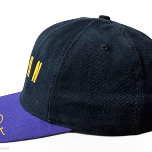 Vintage jaren 90 Nike Michael Jordan snapback hoed gemaakt in de VS paarsgeel afbeelding 5
