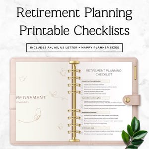 Könnte beinhalten: Ein hellrosa Ringbuchplaner, der auf einer Seite mit einer Checkliste für die Altersvorsorge und Schmetterlings-Strichzeichnungen aufgeschlagen ist. Der Text lautet Retirement Planning Printable Checklists und umfasst A4, A5, US Letter und Happy Planner.