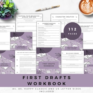 Puede incluir: Un cuaderno de trabajo morado y blanco con el título "First Drafts Workbook" y el texto "112 Pages" en un círculo. El cuaderno de trabajo está diseñado para ayudar a los escritores a crear sus primeros borradores. Incluye secciones sobre desarrollo de personajes, creación de tu primer capítulo, construcción de escenas y comprensión de la estructura de la historia.