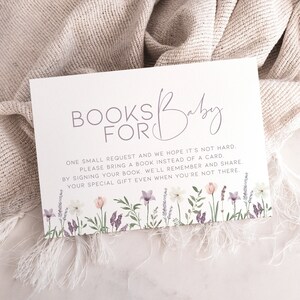 Fioletowe książki dla niemowląt Wkładka Kwiatowy Baby Shower Lilac, Lawendowy Baby in Bloom Karta prośby o książkę CYFROWE POBIERANIE, Fioletowe dziewczyny z kwiatami, BB19