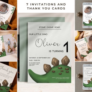 Puede incluir: Conjunto de 7 invitaciones y tarjetas de agradecimiento imprimibles con tem&aacute;tica de dinosaurios. Las tarjetas presentan un dinosaurio verde con p&uacute;as marrones y un beb&eacute; lindo en un c&iacute;rculo. El texto en las tarjetas dice "Nuestro peque&ntilde;o dino Oliver cumple 1 a&ntilde;o" y "&iexcl;Stomp, Chomp, Roar!"