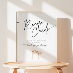 Schede di ricette neutre Cartello "Si sta per sposare", cartello stampabile con fiocco beige Baby Sprinkle, poster da tavolo per matrimonio Coquette, BS60