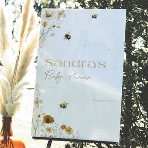 Letrero de bienvenida para baby shower con diseño de abeja y flores silvestres, DESCARGA INSTANTÁNEA, Letrero para bebé en flor, Letrero floral amarillo para baby shower con abeja y miel para niñas, BB30
