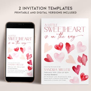 Puede incluir: Dos plantillas de invitaci&oacute;n para baby shower imprimibles con un dise&ntilde;o de coraz&oacute;n de acuarela. El texto dice "Un peque&ntilde;o coraz&oacute;n est&aacute; en camino".