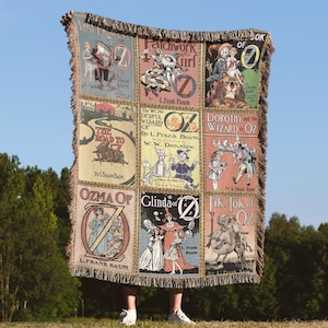 Wonderful Wizard of Oz Vintage Book Covers Woven Blanket Gift, Classic Wizard of Oz Tapestry, Retro Oz Movie Fans Blanket Present