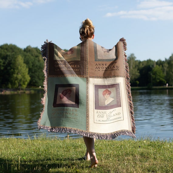 Book Lover Reading Blanket, Literary Gift for English Teacher Librarian, Anne of Green Gables Book Covers Blanket Tapestry, Anne Shirley