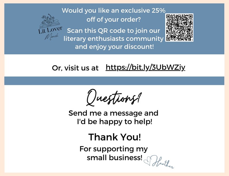 Puede incluir: Una tarjeta azul y blanca con un c&oacute;digo QR y el texto "&iquest;Te gustar&iacute;a un descuento exclusivo del 25% en tu pedido? Escanea este c&oacute;digo QR para unirte a nuestra comunidad de entusiastas de la literatura y disfruta de tu descuento! O, vis&iacute;tanos en https://bit.ly/3UbWZiy &iquest;Preguntas? Env&iacute;ame un mensaje y estar&eacute; encantado de ayudarte! &iexcl;Gracias! Por apoyar mi peque&ntilde;o negocio!"