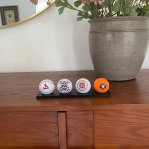 Golf Ball Display Stand: Holds 4 Golf Balls