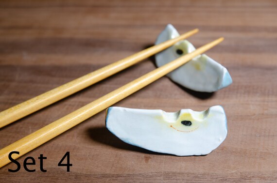 ハンドメイド　陶芸　箸置き 磁器の梨型箸置きセット - 手作りのセラミックフルーツナイフ置き