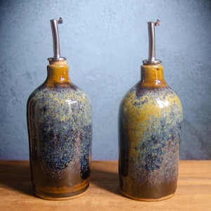 Large Olive Oil Cruet – Ceramic Oil Dispenser Bottle, Wheel-Thrown Cork Top Bottle, Stoneware Cruet, Salad Dressing, Black & Blue Oil Bottle