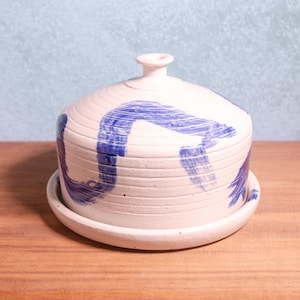 Round Covered Butter Dish – Domed Ceramic Butter Plate, Stoneware Butter Holder, Lidded Butter Dish, Cobalt Blue Brush Stroke Butter Dish