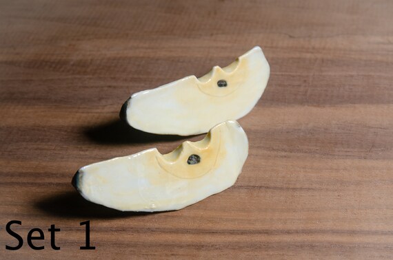 磁器の梨型箸置きセット - 手作りのセラミックフルーツナイフ置き