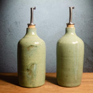 Large Olive Oil Cruet – Ceramic Oil Dispenser Bottle, Wheel-Thrown Cork Top Bottle, Stoneware Cruet, Salad Dressing, Purple Olive Oil Bottle