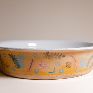 11&quot; Ceramic Pie Dish With A Fluted Rim & Fall Foliage Pattern – Oven-Safe Bakeware, Wheel-Thrown Ovenware, Nature + Plant Lover Pie Plate