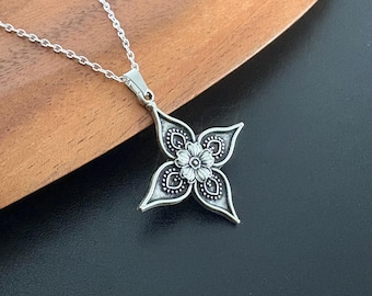 Antique Silver Flower Necklaces, Boho Silver Jewellery, Vintage Floral Pendant, Ethnic Necklaces, Boho Jewellery, Nature Inspired Jewellery