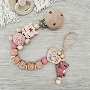 Schnullerkette mit Namen Reh Herz mit Spruch, Ein bisschen Mama, ein bisschen Papa und ganz viel Wunder, Geschenk zur Geburt Holz Blush Rosa/Blush/Dark Pink