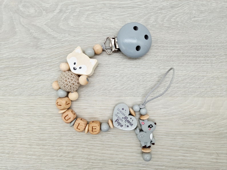 Pacifier chain with name deer heart with saying, a little bit of mom, a little bit of dad and a lot of wonder, gift for a birth wood blush Natur Kopf/Grau