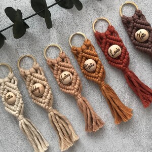 Chaveiro com nome personalizado, presentes em caixa de dama de honra, chaveiro para mulheres, presente para ela, itens de proposta de dama de honra, presentes para professores, presente para mãe