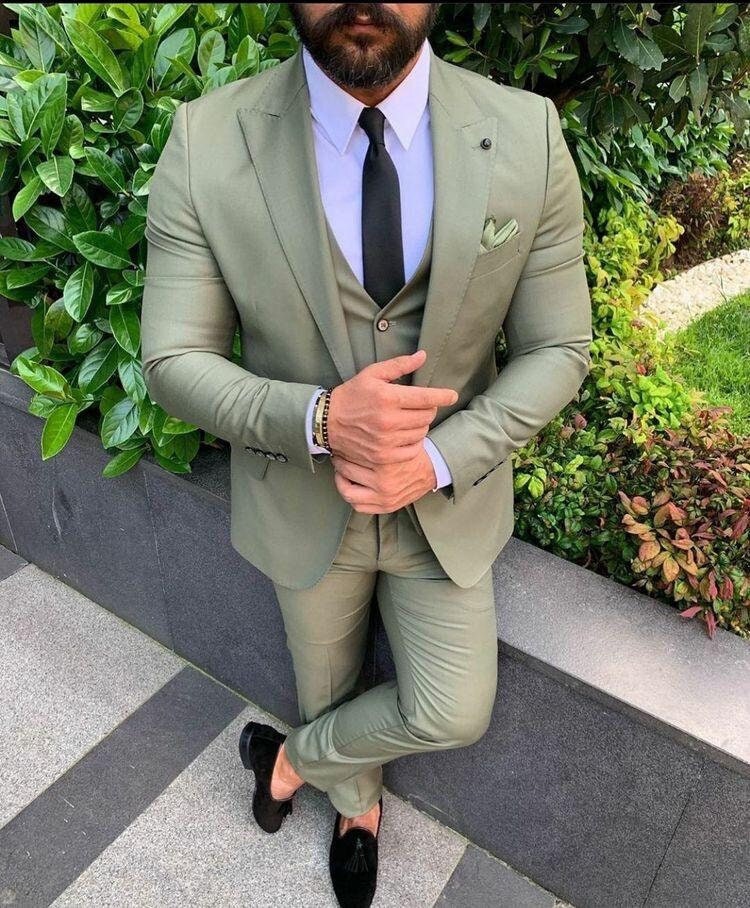 Sage Green 3-Piece Suit: Men's Casual Fit Wedding Suit