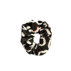 Scrunchie Vampirgebiss nachtleuchtend
