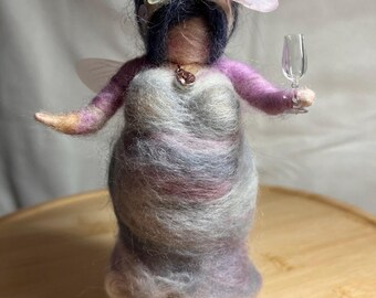 The Fat Elf – handmade needle-felted elf figurine with humor & charm – unique piece – special found item – one-of-a-kind item