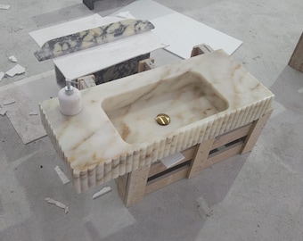 Lavandino in marmo Calacatta Gold, Lavandino a parete, Lavandino per bagno, Lavandino per bagno di servizio, Lavandino in marmo scanalato, Lavandino in Calacatta Gold, Lavandino in marmo