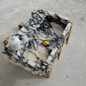 Marmeren wastafel Calacatta, altvioolwastafel, wandgemonteerde wastafel, wastafel Calacatta, wastafel, boerderij wastafel, marmeren wastafel, wastafel badkamer, wastafel