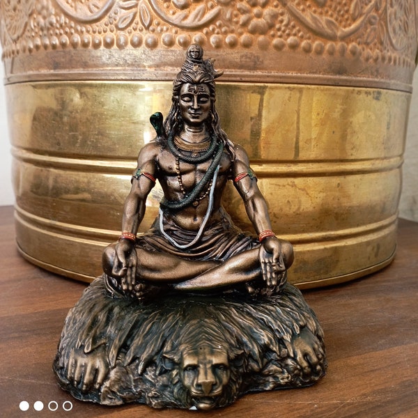 Statue du Seigneur Shiva, Shiv, Shiva, Mahadev, Mahadeva, Rudra, Shankara, Adiyogi, dieu hindou de la méditation, du yoga, du temps, des arts, de la destruction et de la danse. 13 cm