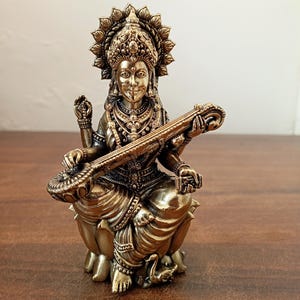Statue de Sarasvati | Idole de Saraswati en laiton | Veena Saraswati | Déesse de la connaissance | Statue de Savitri | Seigneur Brahma épouse | Déesse de la musique | Art
