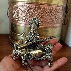 Statue de Sarasvati | Idole de Saraswati en laiton | Veena Saraswati | Déesse de la connaissance | Statue de Savitri | Seigneur Brahma épouse | Déesse de la musique | Art