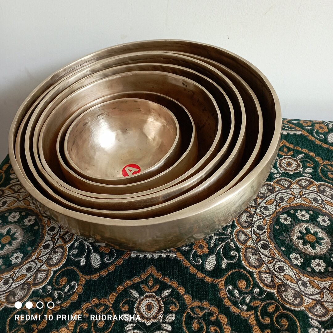 7 Chakra Singing Bowl Set: Handmade Sound Healing for Meditation - Etsy