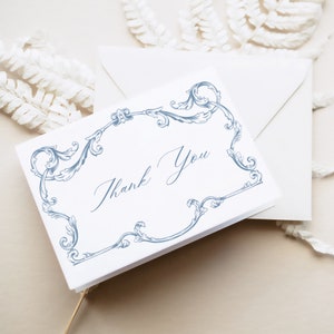 Modèle de carte de remerciement pour mariage cadre baroque - carte de remerciement de style victorien, élégante carte de correspondance bleu cendré modifiable, époque Régence, LANA