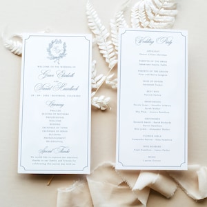 Modello di programma di matrimonio in stile vintage con corona floreale - monogramma blu polvere classico, logo botanico, elegante biglietto da visita alto, ANET