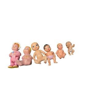 Lot de jouets pour poupées Barbie Mini Babies vintage