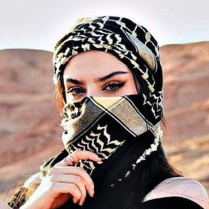palestinian shemagh keffiyeh unisex scarf, palestine black white Kufiya headscarf, arafat hatta with tassle, unisex scarf, gift for Women