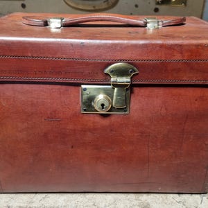Antique brown leather hat box in beautiful condition by Scott & Co  Bond Street