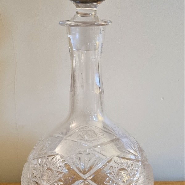 Edwardian cut glass decanter 29cm