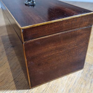 Sheraton mahogany tea caddy 9&quot; c 1800