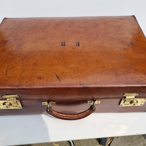Antique brown leather suitcase 22&quot; in excellent condition c 1880.