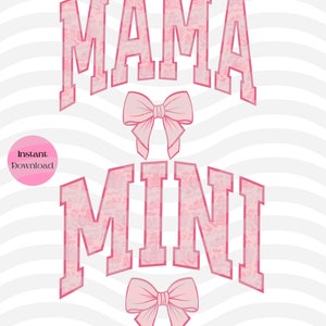 Coquette Pink Toile Mama Mini png, design de sublimação de arcos rosa, MAMA MINI Pink Toile combinando design digital, design moderno de coquete formal