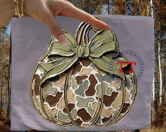 Bemalter Kürbis im Camouflage-Look (PNG), Kokette Schleife im Old-School-Camouflage-Stil, Design mit dickem Pinselstrich (PNG), Trendiger, herbstlicher Preppy-Look für Mädchen (PNG-Ästhetik)