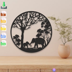 Può includere: Silhouette nera di due elefanti che camminano attraverso una foresta, all'interno di una cornice circolare. Gli elefanti camminano uno accanto all'altro, con l'elefante più grande davanti e quello più piccolo dietro. La foresta è rappresentata da alberi e cespugli.