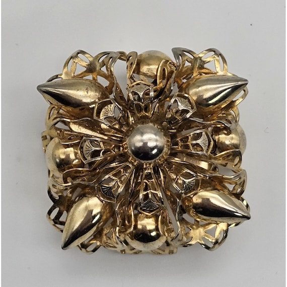 Vintage Large Gold Tone Filigree Brooch Pin Unique 2-in Diameter