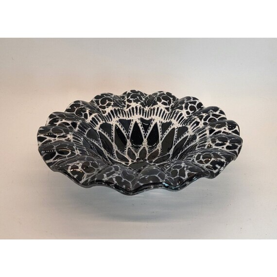 SYDENSTRICKER Fused Black Petals Daisy Flowers Round Glass Bowl 7" Signed