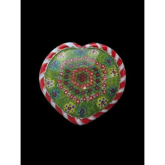Magnum Chinese Copy of the Famous Clichy Millefiori Basket Paperweight - Heart