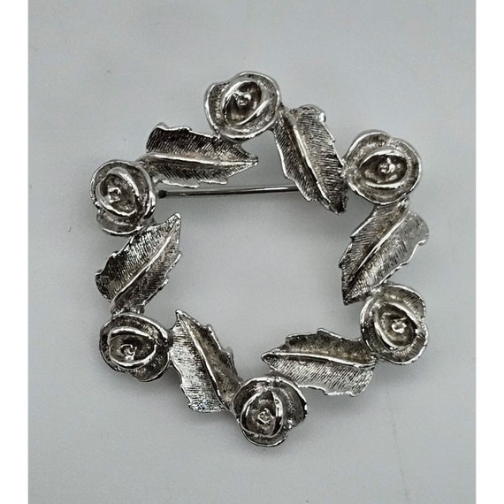 Vintage Sarah Coventry Silver Tone Rose Wreath Brooch Pin Flowers Leaves Texture