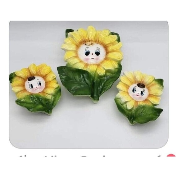 Vintage 1950s Daisy Anthropomorphic Wall Pocket Vases Set