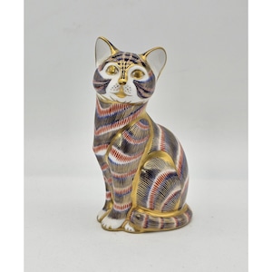 ROYAL CROWN DERBY Kitty Cat Paperweight Figurine  5&quot; Tall Gorgeous