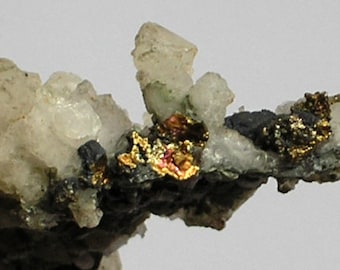 Ejemplar mineral de Cornualles. Cuarzo Sceptre y Calcopirita, Distrito Minero de Caradon, Cornualles. Procedencia: Colección Levers. Cristales.